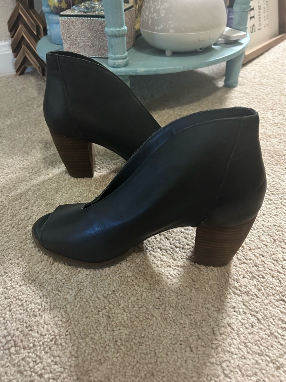 Lucky Brand Women's Joal black leather peep toe heeled booties 7.5